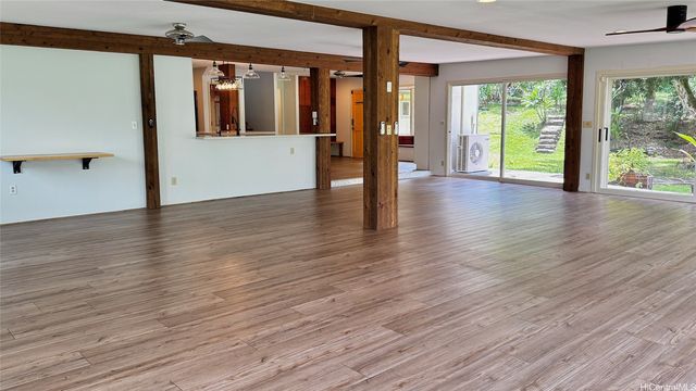 46-258 Kamehameha Highway, Kaneohe, HI 96744