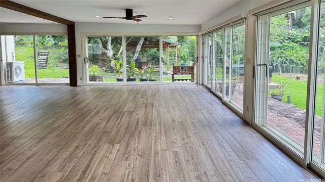 46-258 Kamehameha Highway, Kaneohe, HI 96744