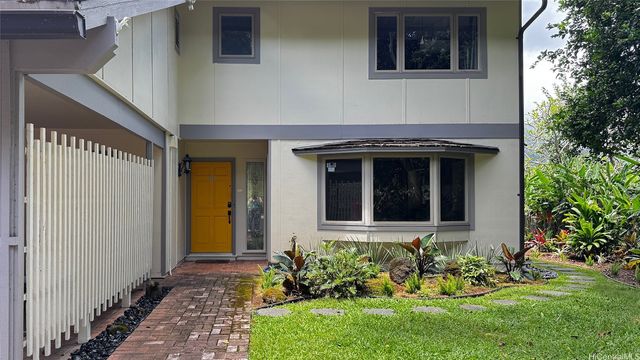 46-258 Kamehameha Highway, Kaneohe, HI 96744