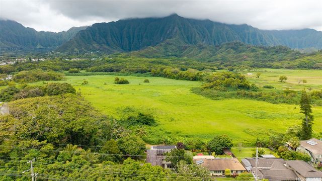 46-258 Kamehameha Highway, Kaneohe, HI 96744