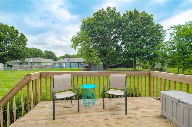 605 Meadow Court, Raymore, MO 64083