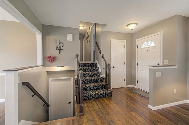 605 Meadow Court, Raymore, MO 64083