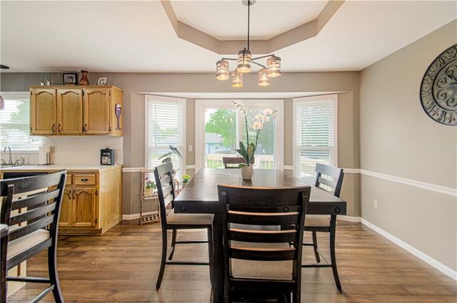 605 Meadow Court, Raymore, MO 64083