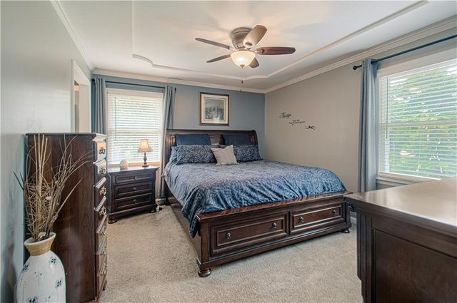 605 Meadow Court, Raymore, MO 64083