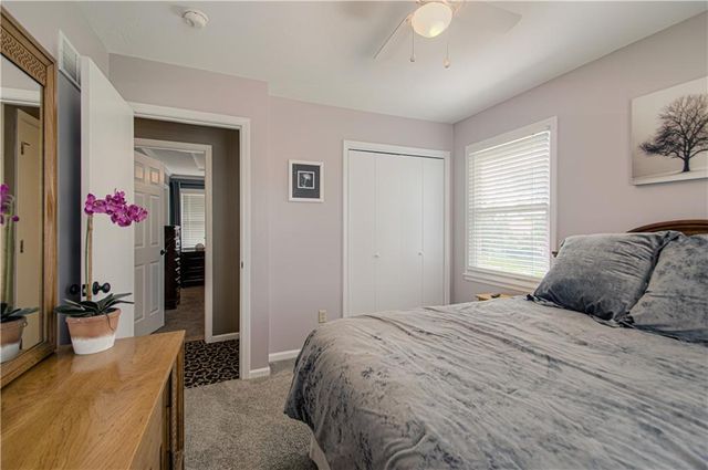 605 Meadow Court, Raymore, MO 64083