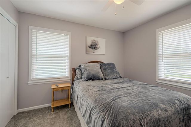 605 Meadow Court, Raymore, MO 64083
