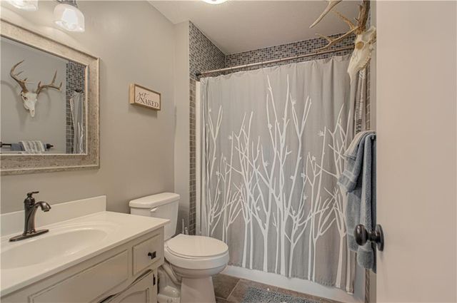 605 Meadow Court, Raymore, MO 64083
