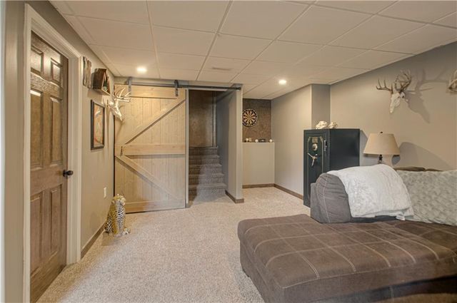 605 Meadow Court, Raymore, MO 64083