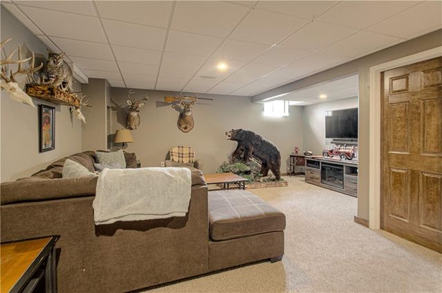 605 Meadow Court, Raymore, MO 64083