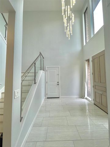 6000 Sugar Hill Drive 2, Houston, TX 77057