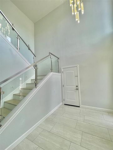 6000 Sugar Hill Drive 2, Houston, TX 77057