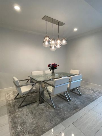 6000 Sugar Hill Drive 2, Houston, TX 77057