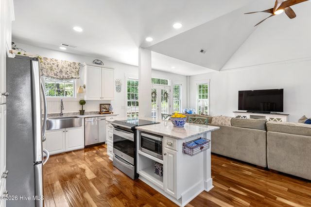 178 Emerald Ridge Drive, Hampstead, NC 28443