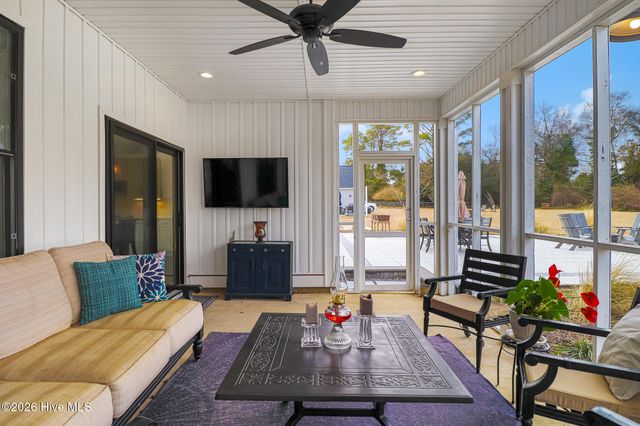 542 Deer Creek Drive, Swansboro, NC 28584