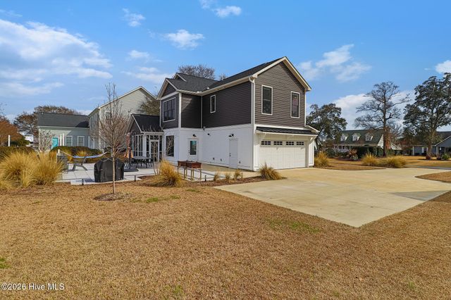 542 Deer Creek Drive, Swansboro, NC 28584