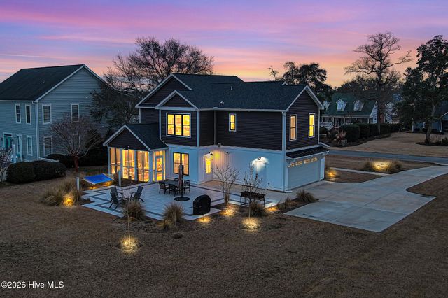 542 Deer Creek Drive, Swansboro, NC 28584