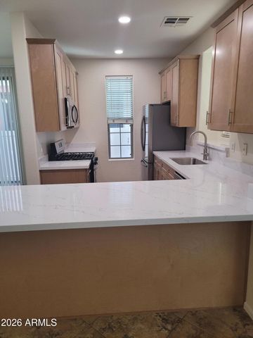 1453 S SINOVA Avenue, Gilbert, AZ 85296