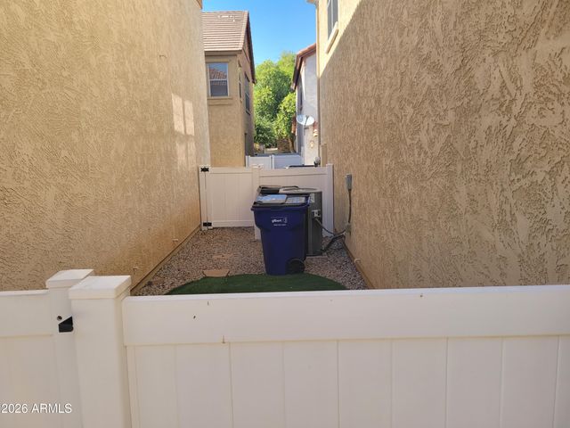 1453 S SINOVA Avenue, Gilbert, AZ 85296