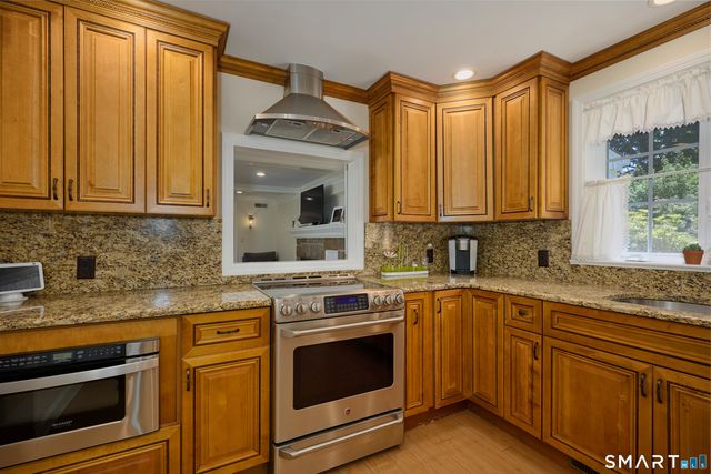 19 Pine Tree Drive, Stamford, CT 06906