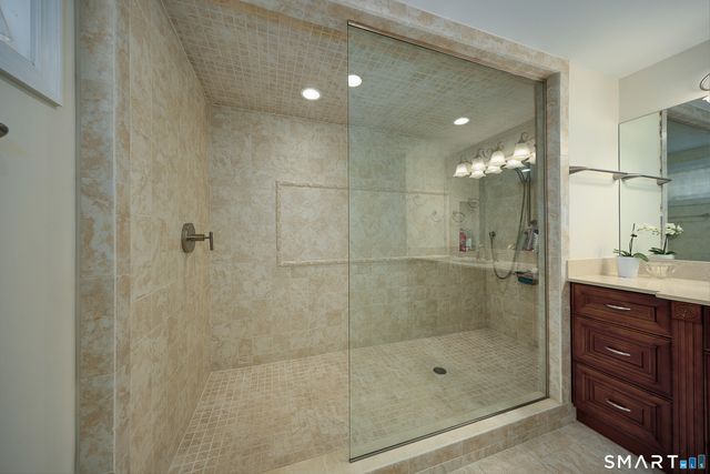 19 Pine Tree Drive, Stamford, CT 06906