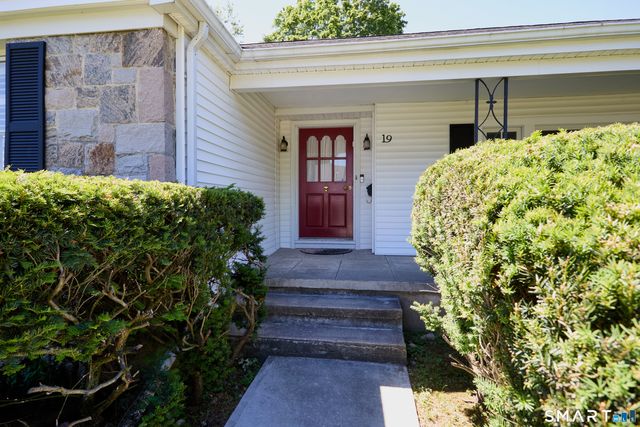 19 Pine Tree Drive, Stamford, CT 06906