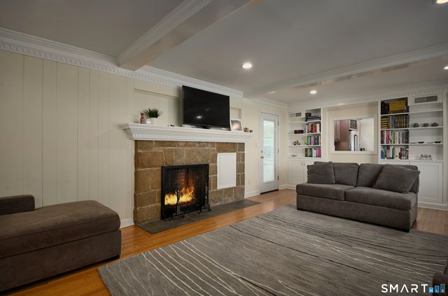 19 Pine Tree Drive, Stamford, CT 06906