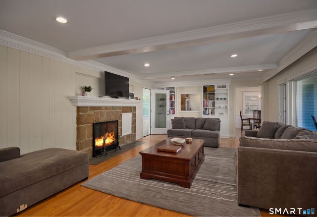 19 Pine Tree Drive, Stamford, CT 06906