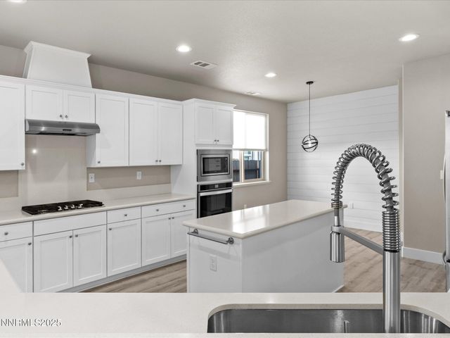 770 E Cottage Loop, Gardnerville, NV 89460