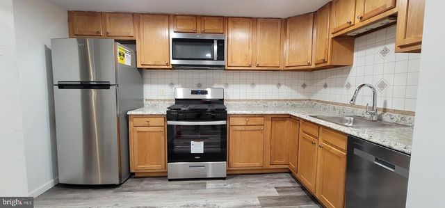 2209 GREENWOOD DR, Lindenwold, NJ 08021