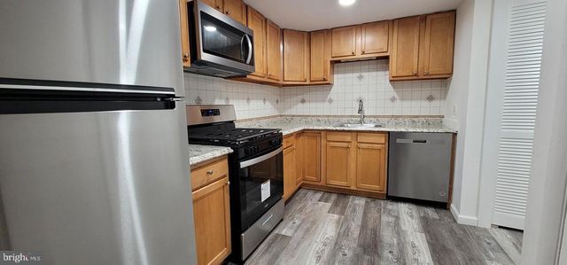 2209 GREENWOOD DR, Lindenwold, NJ 08021