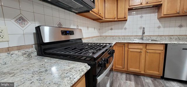 2209 GREENWOOD DR, Lindenwold, NJ 08021