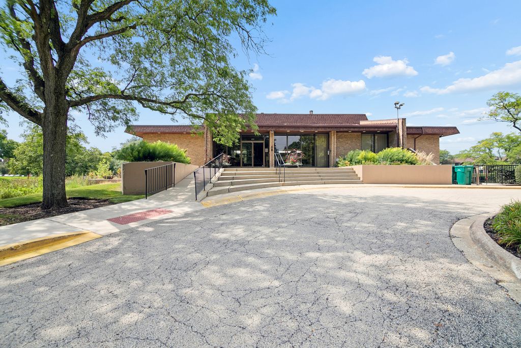 462 Raintree Drive 2A, Glen Ellyn, IL 60137 — photo 2