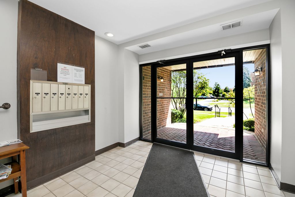 462 Raintree Drive 2A, Glen Ellyn, IL 60137 — photo 4