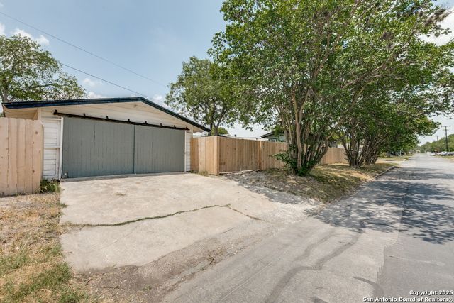 602 JOHN PAGE DR, San Antonio, TX 78228