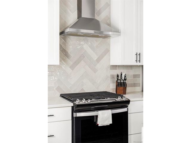 6250 Stable View St, Castle Pines, CO 80108