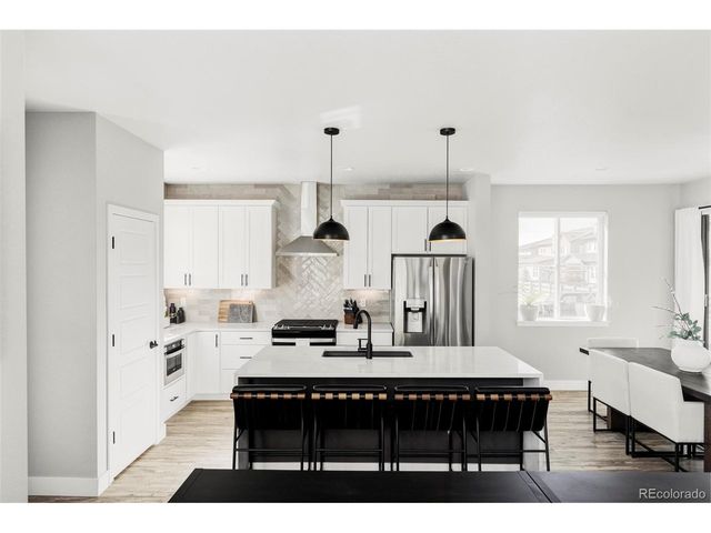 6250 Stable View St, Castle Pines, CO 80108