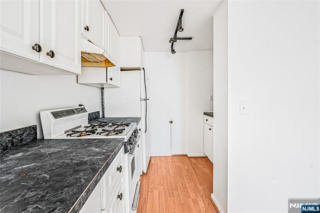 2185 Lemoine 5B, Fort Lee, NJ 07024