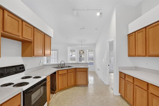 899 S THACKER AVENUE, Kissimmee, FL 34741