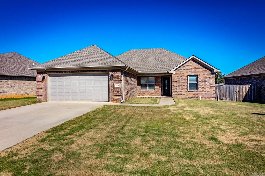 1008 Parham Drive, Jacksonville, AR 72076