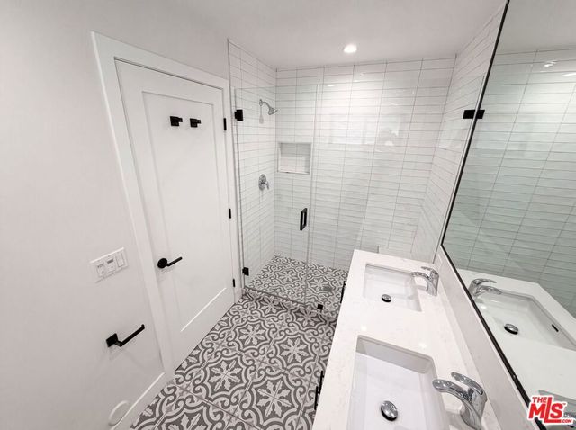 8723 Lookout Mountain Avenue, Los Angeles, CA 90046