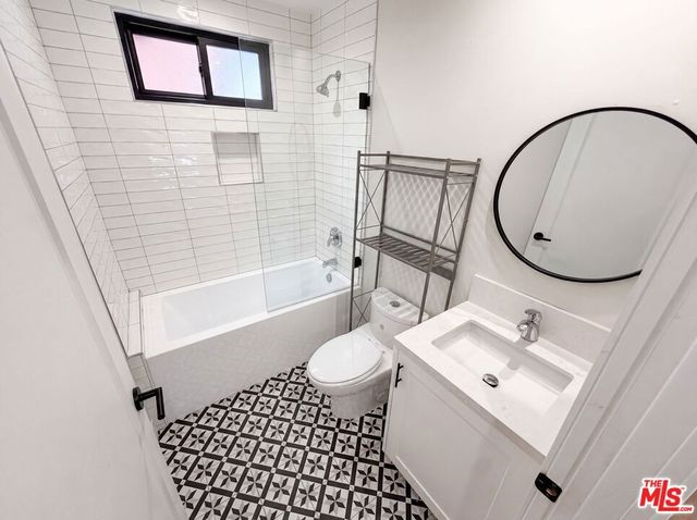 8723 Lookout Mountain Avenue, Los Angeles, CA 90046
