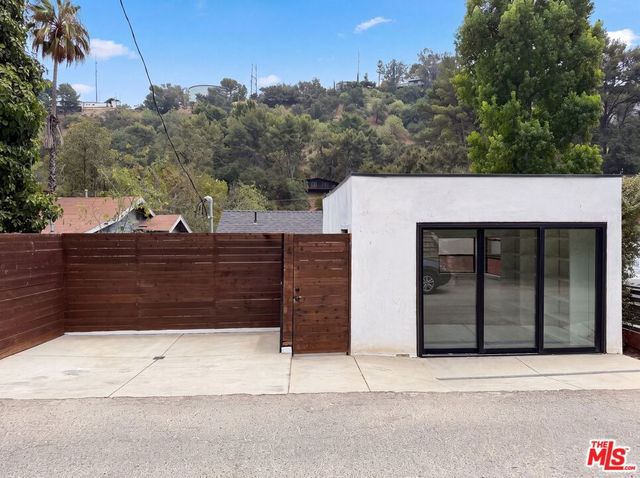 8723 Lookout Mountain Avenue, Los Angeles, CA 90046