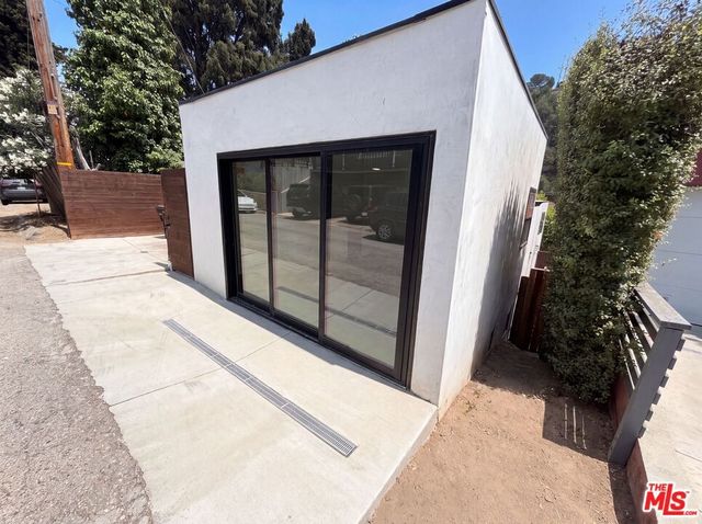 8723 Lookout Mountain Avenue, Los Angeles, CA 90046
