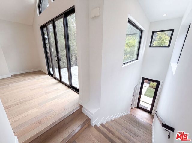 8723 Lookout Mountain Avenue, Los Angeles, CA 90046