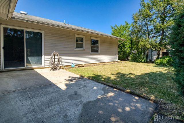 11 Cypress Drive, Monroe, NJ 08831