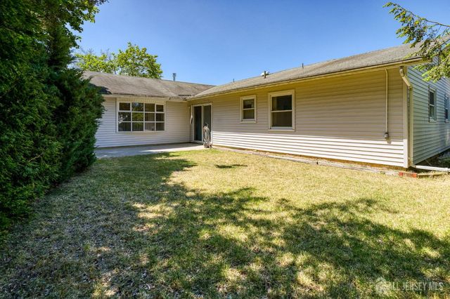 11 Cypress Drive, Monroe, NJ 08831