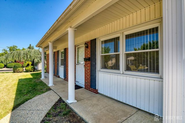 11 Cypress Drive, Monroe, NJ 08831
