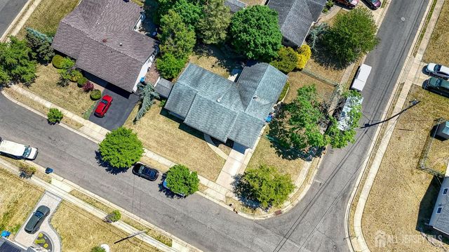 11 Cypress Drive, Monroe, NJ 08831