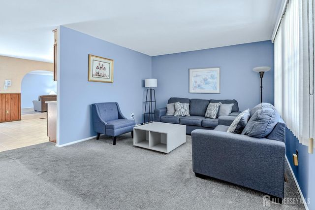 11 Cypress Drive, Monroe, NJ 08831
