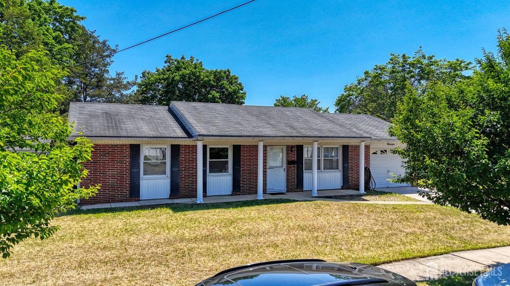 11 Cypress Drive, Monroe, NJ 08831
